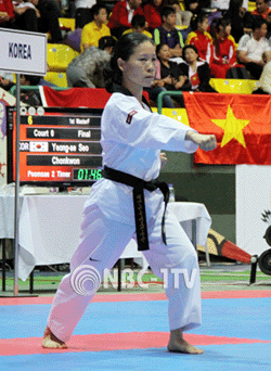 제5회 세계태권도품새선수권대회 5연패 금자탑을 세운 한국의 서영애 선수.