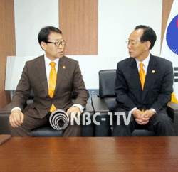 경정록 회장(오른쪽)과 김경덕 사무총장